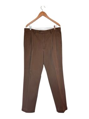 Dockers Men's Brown Pleated Chino Pants